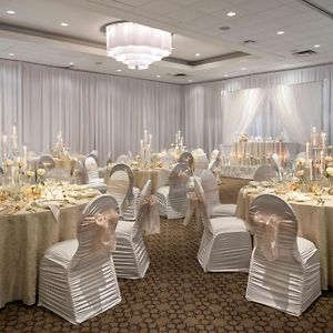 Sheraton Vancouver Guildford Hotel